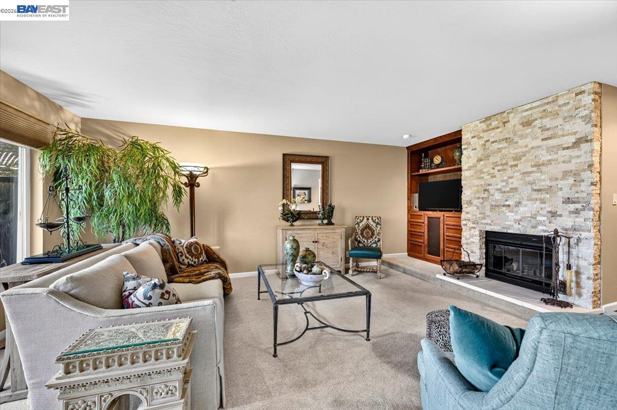 525 Silver Oak Ln