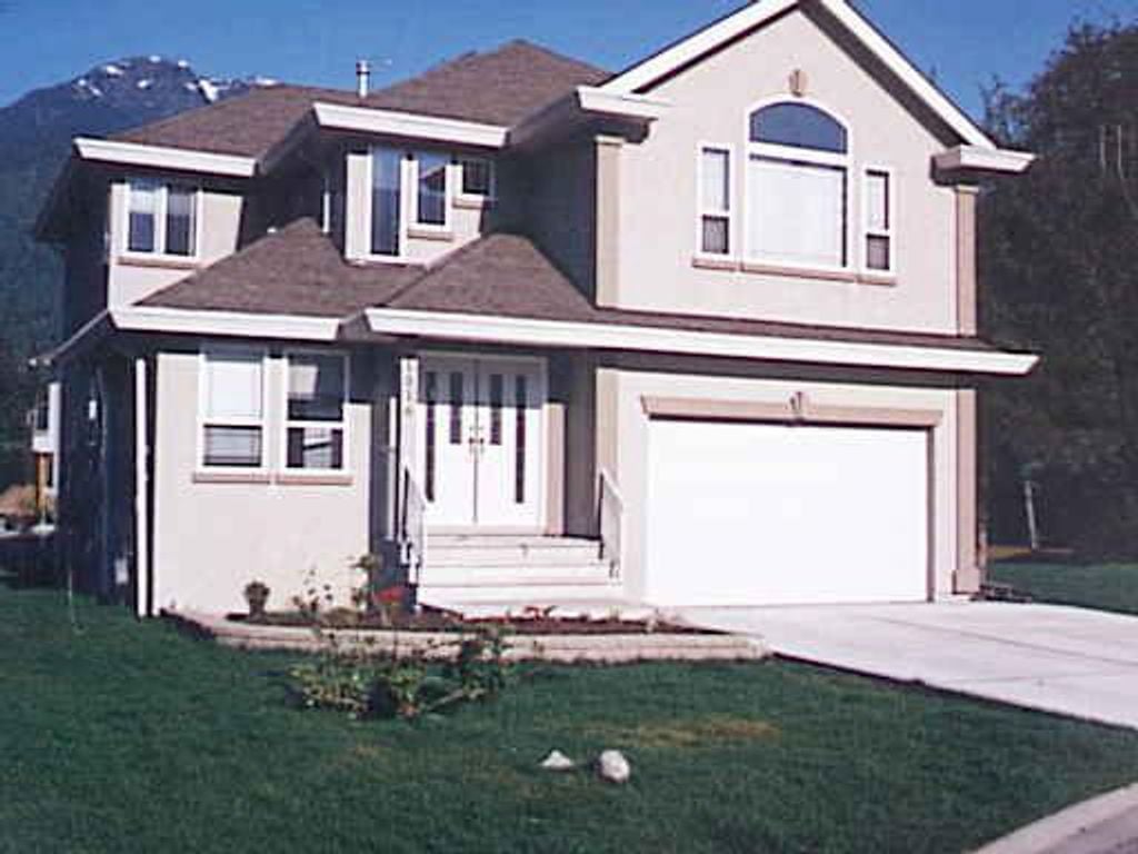 1016 Wenda Pl