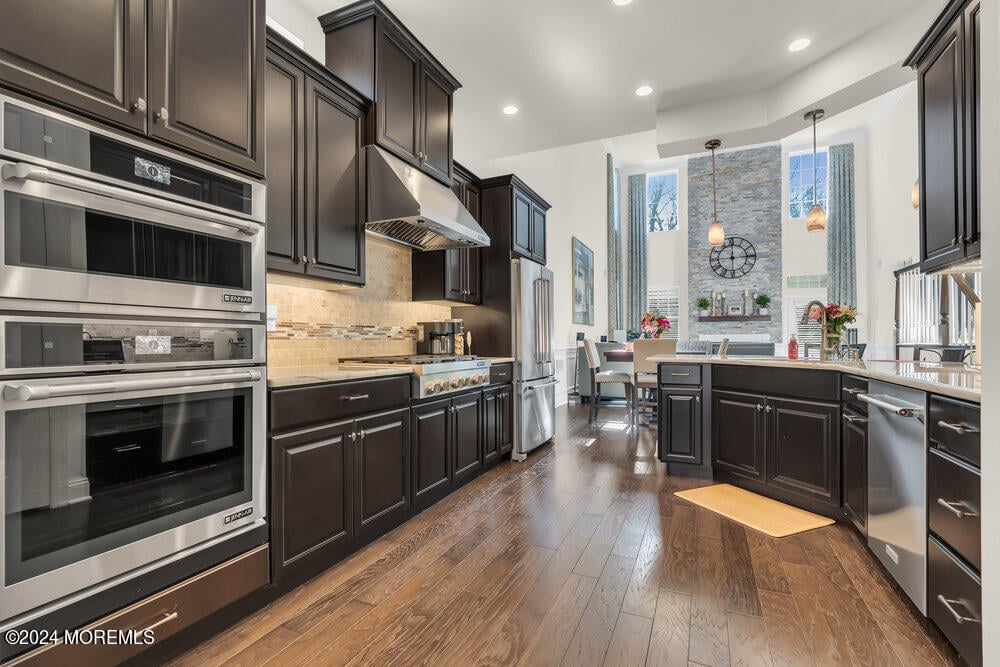 36 Sunset Dr
