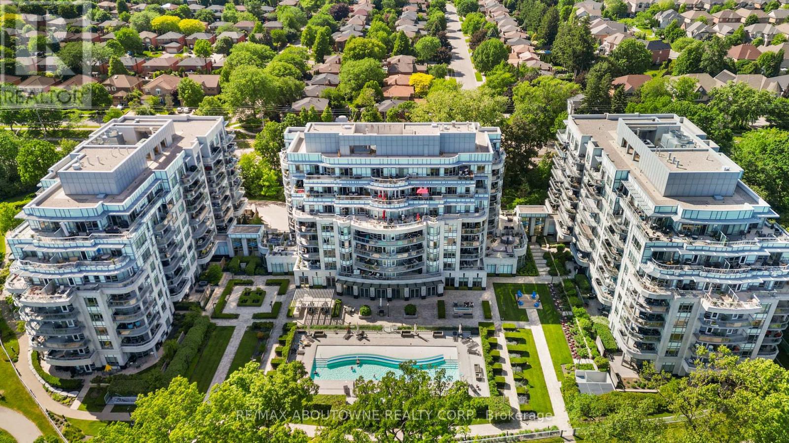 3500 Lakeshore Road W 205
