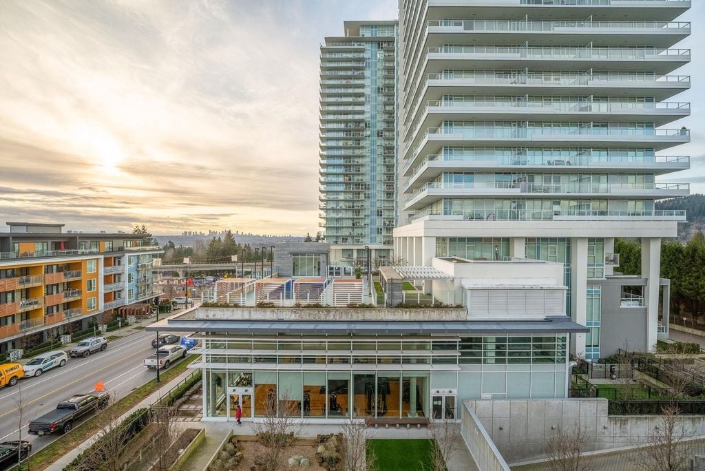525 Foster Ave, #403