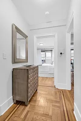 410 Central Park West Unit: 4F