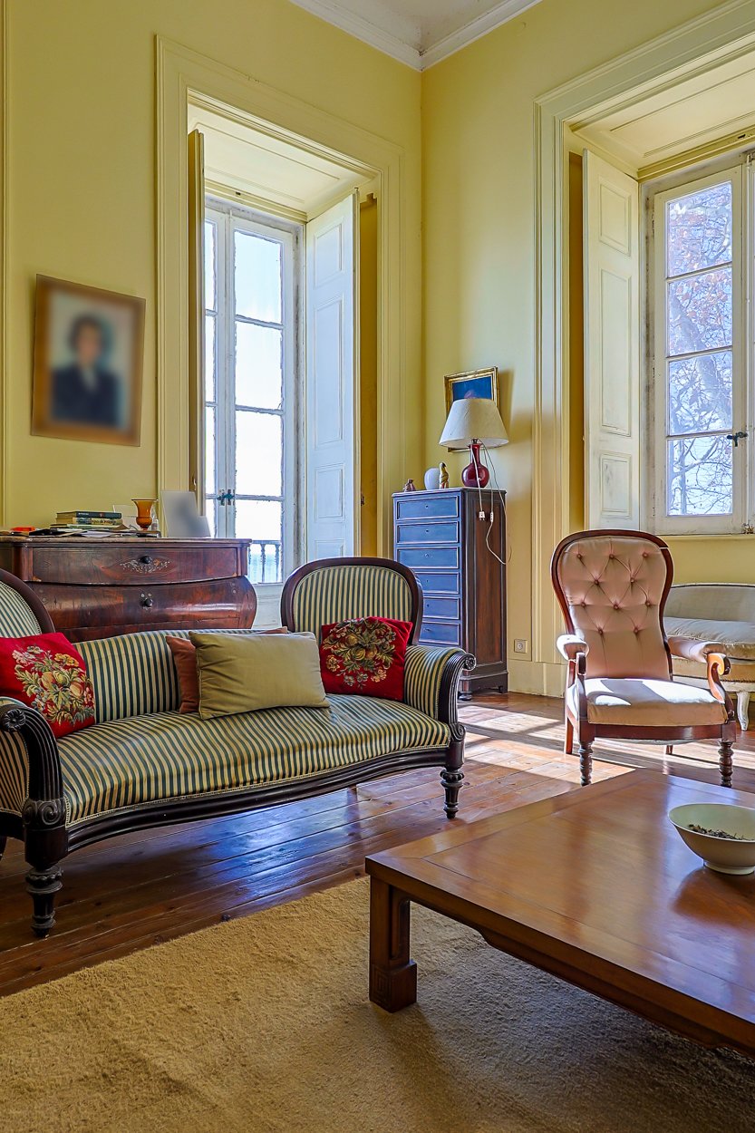 Quinta do Relógio: Historic 19th-Century Waterfront Palacete in Paço de Arcos, Oeiras