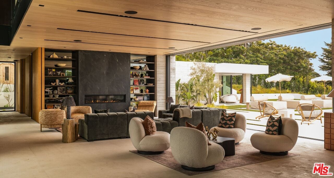 Skyreach Manor, Dume Dr, 90265