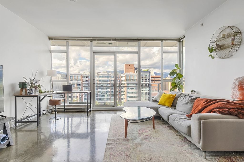 221 Union St, #906