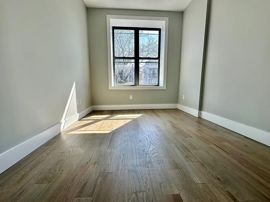 254 Melrose St 4B