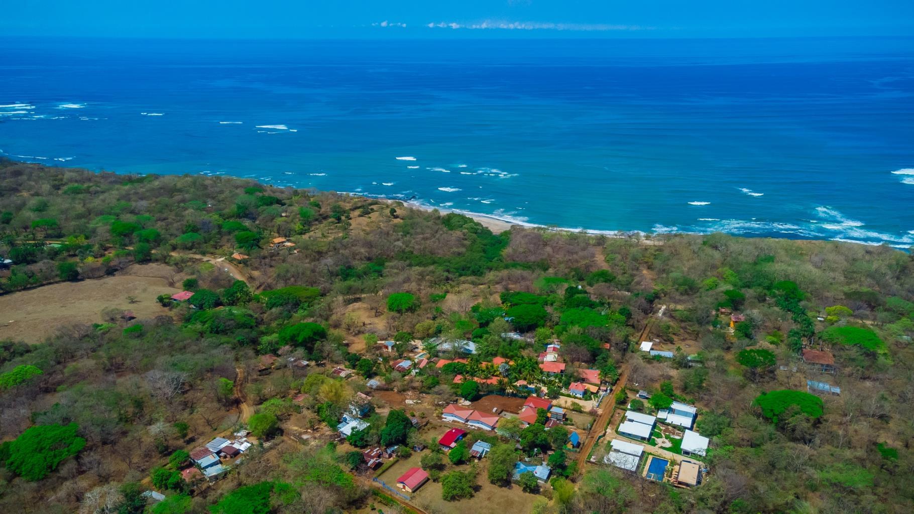 Drift Away Lodge | Near the Coast Hotel/Resort/Hostel For Sale in Playa Avellanas
