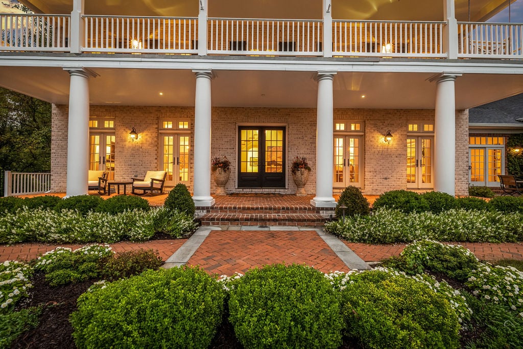 Stunning Hayfields Manor Home
