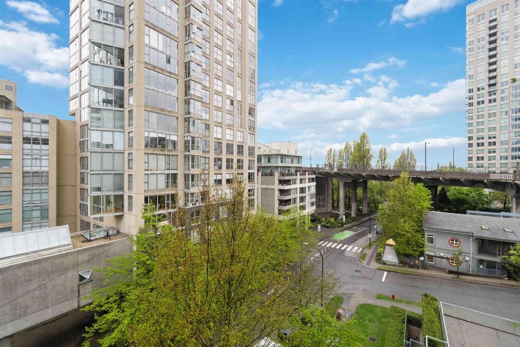 907 Beach Ave, #602