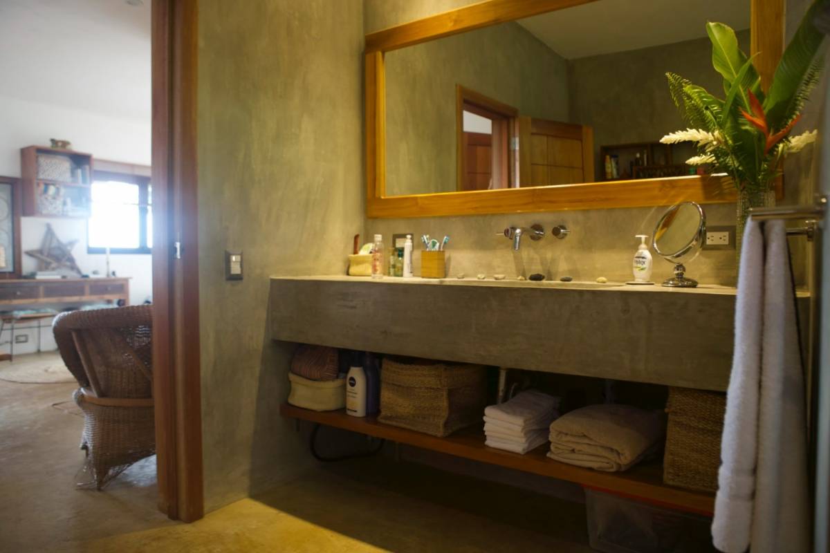 Terra Lodge - Income producing property with two apartments, swimming pool and 1 bedroom home.