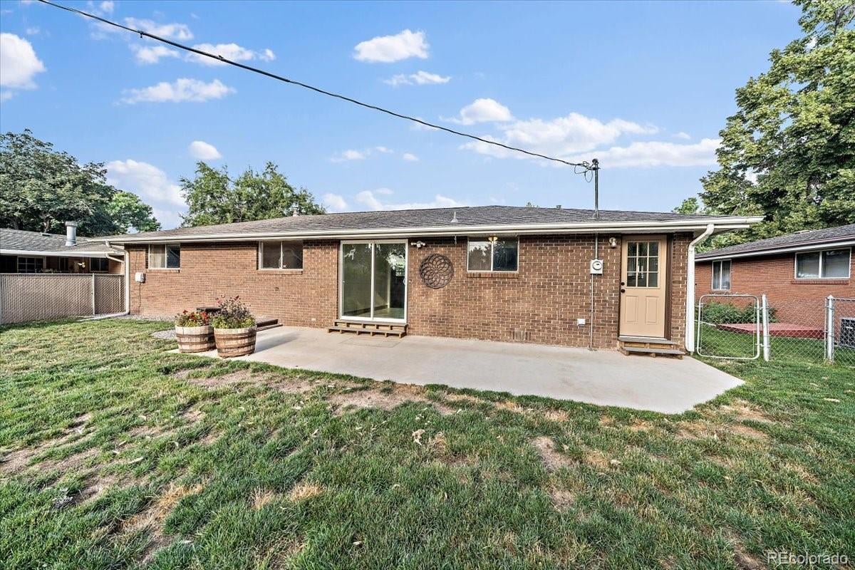 1006 Hahn Ct