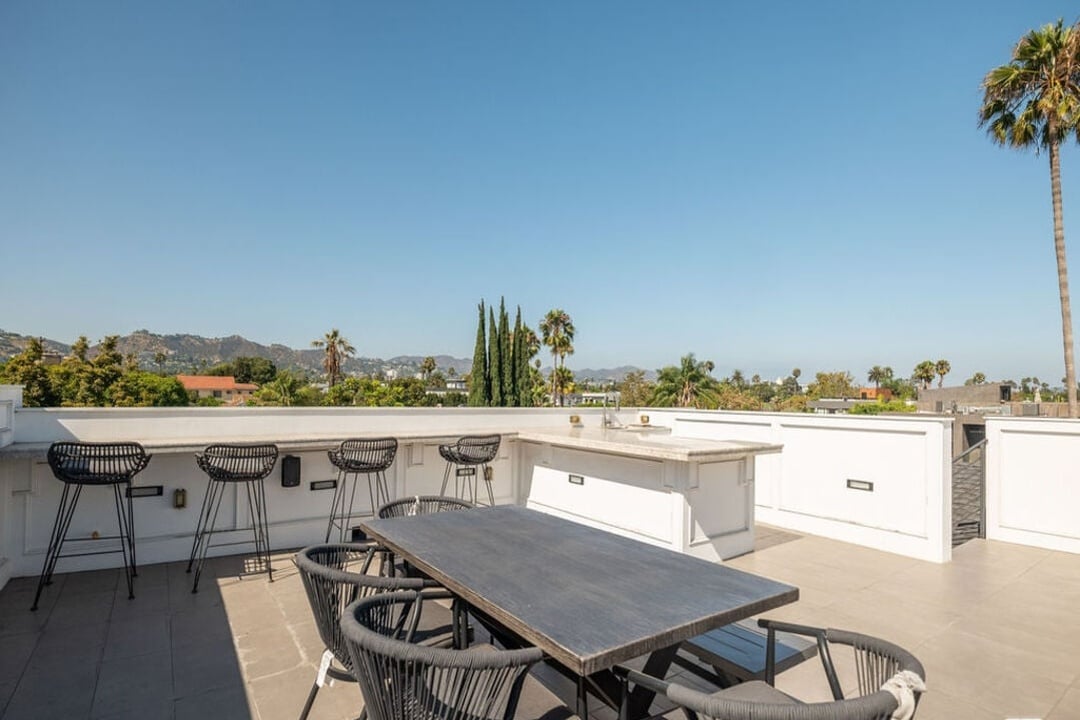 Highcliff Vista, N Stanley Ave, 90036