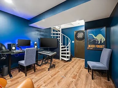 849 W Buckingham Place Unit: G