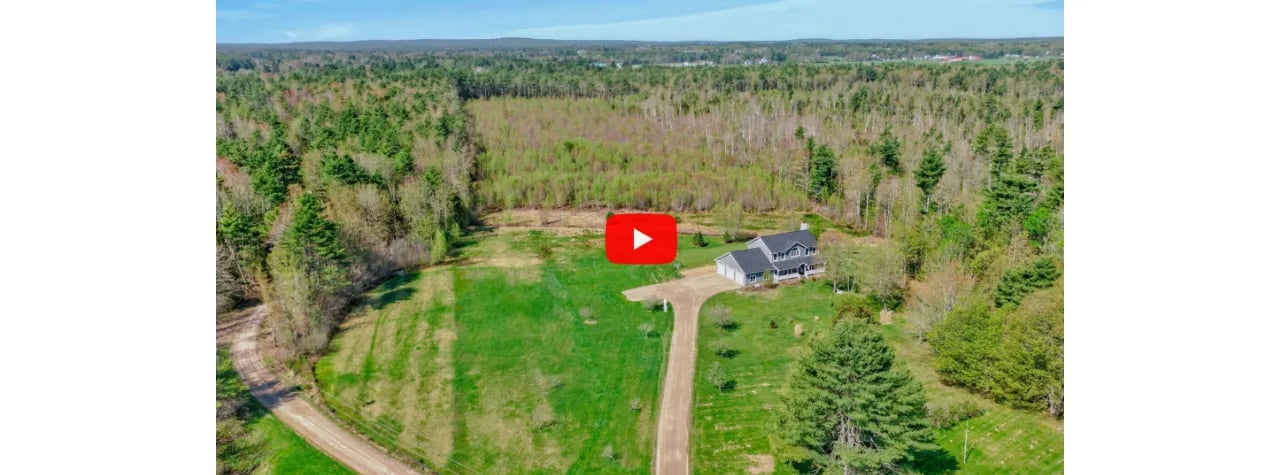 Colonial Home on 6 Acres in Yarmouth Maine For Sale