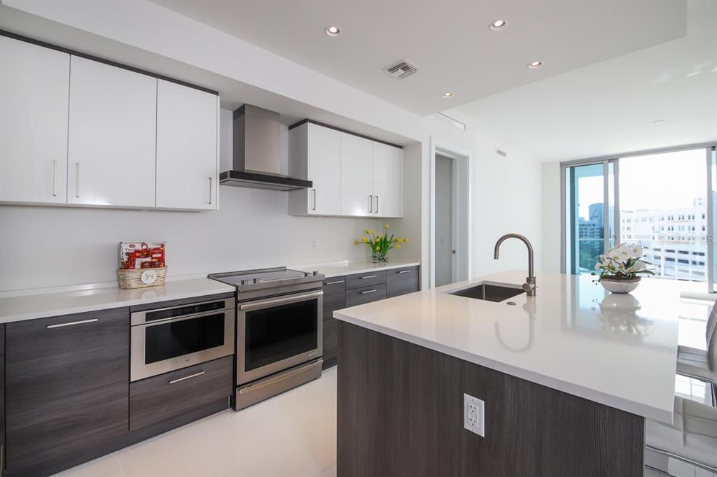 111 S Pineapple Ave Unit 812