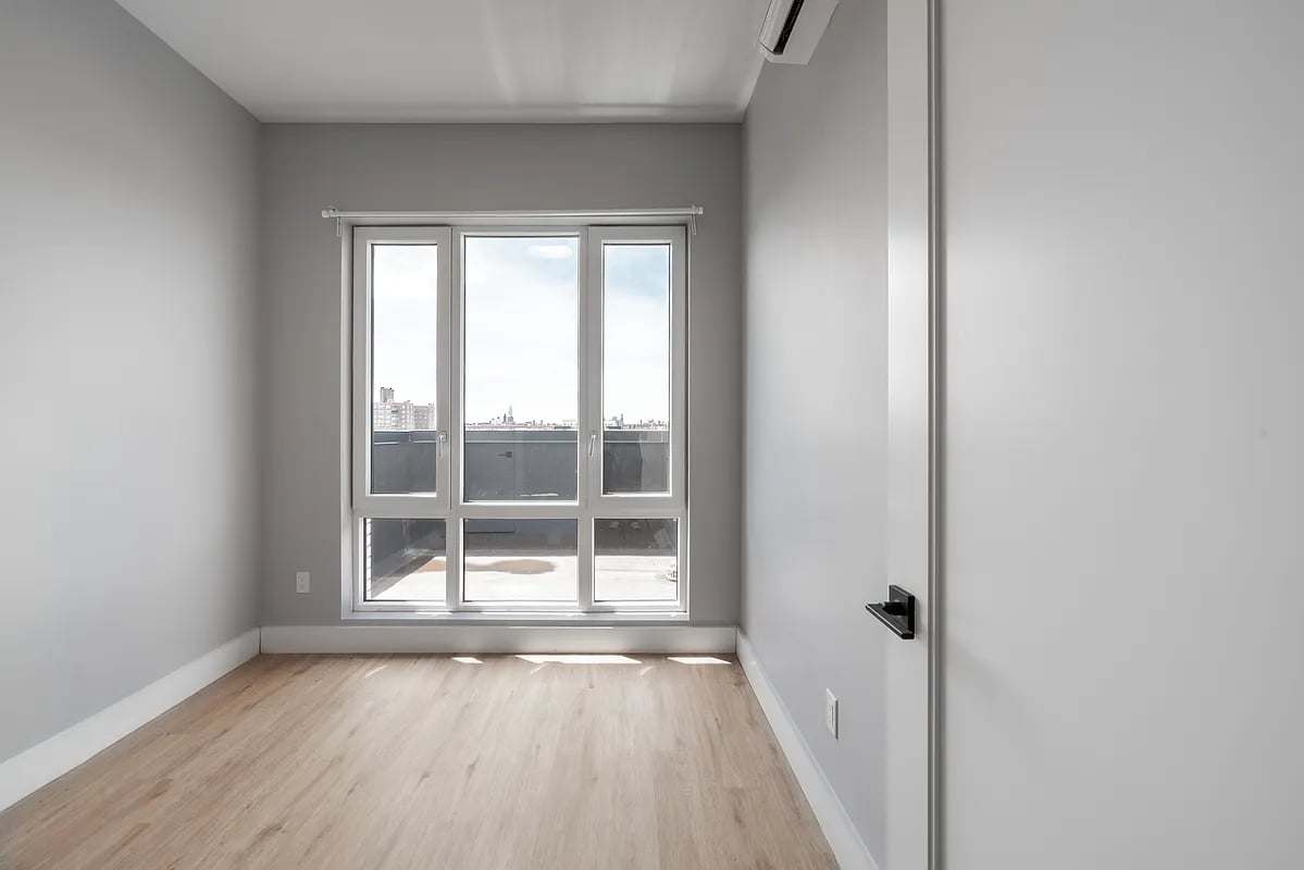 1613 Brooklyn Ave	607