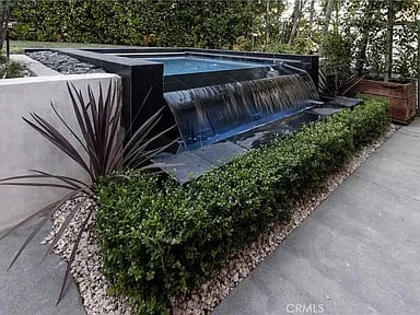 7350 Pacific View Dr