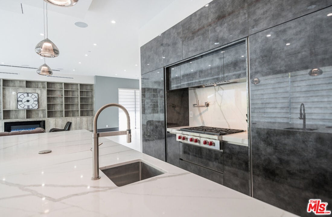 2122 Castle Heights Ave