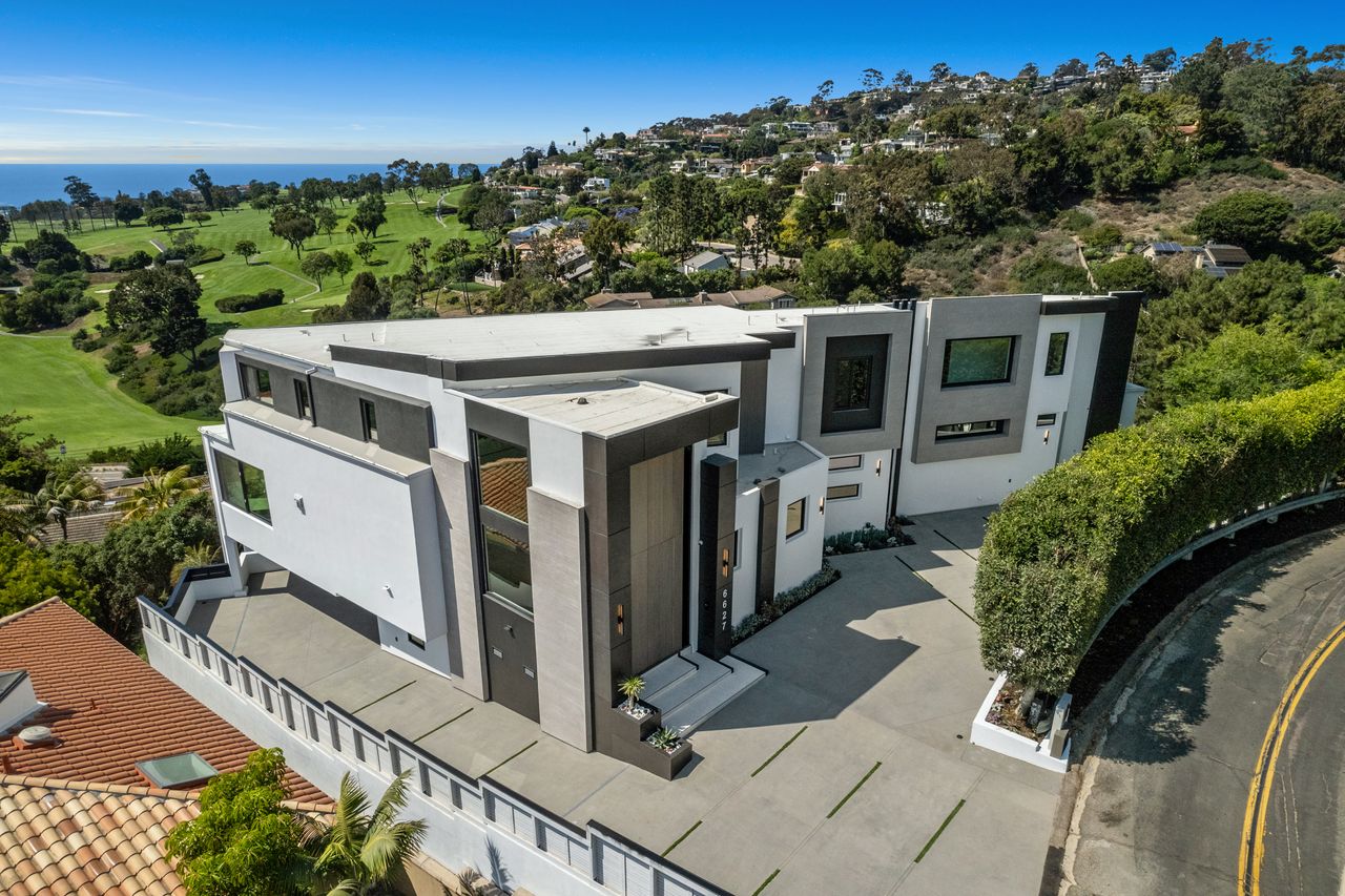 6627 Muirlands Dr, La Jolla, CA 92037