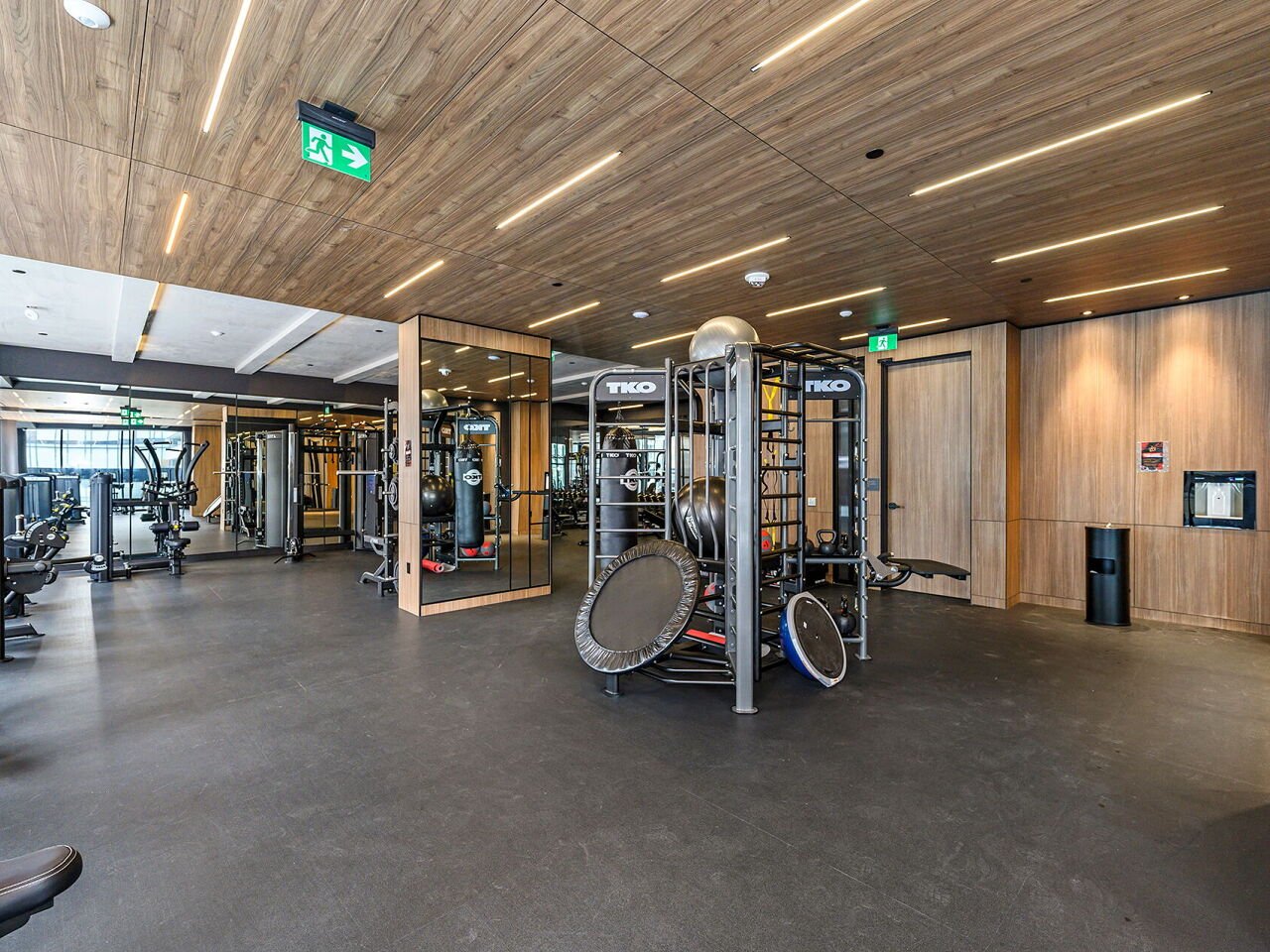 55 Charles St E Unit: 2604