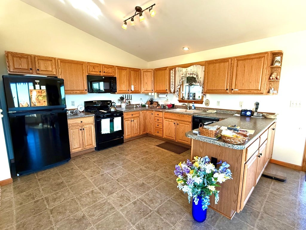 1525 Dutch Hill Road