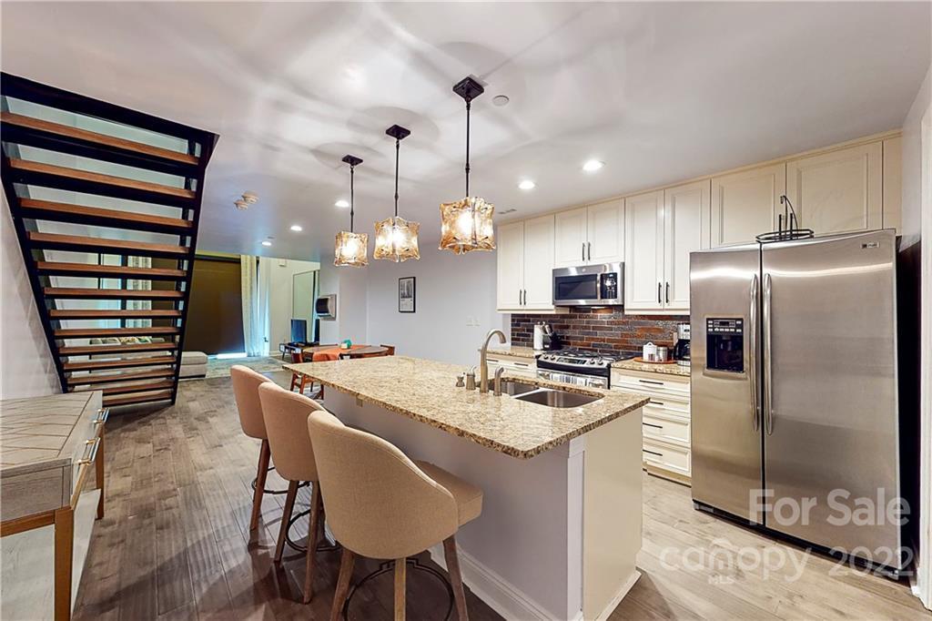 701 Royal Ct #106