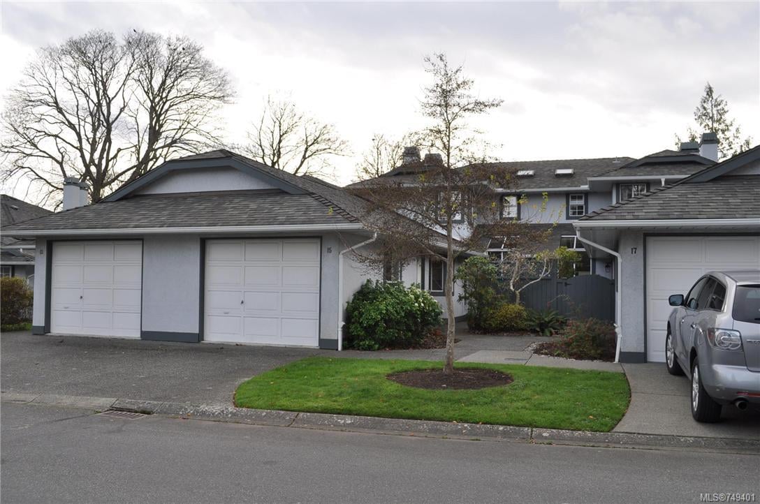 15-5110 Cordova Bay Rd