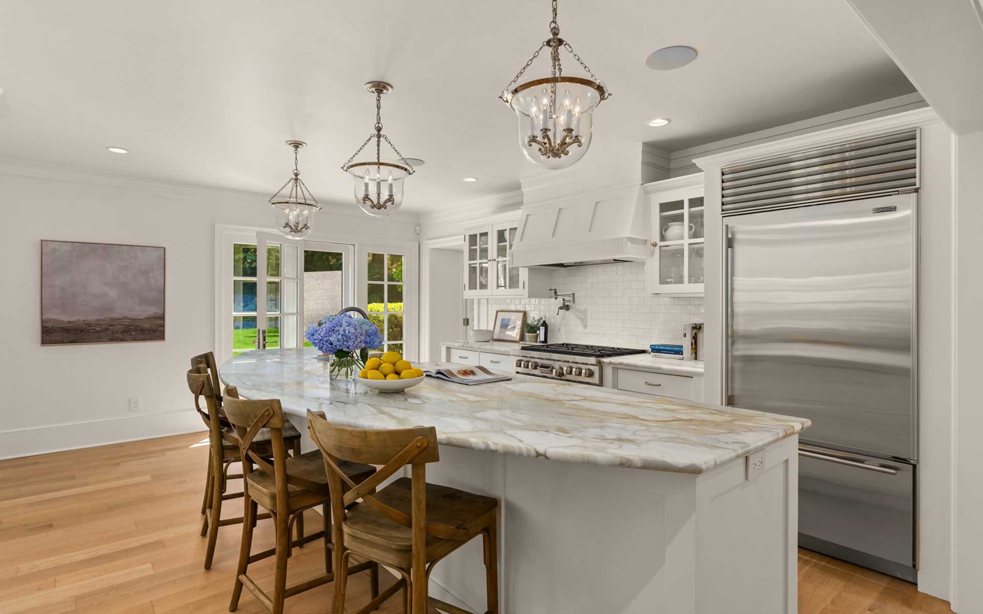 Sunny Hamptons Style in the Heart Of Medina