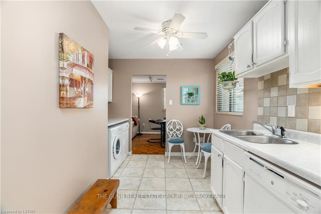 300 Everglade Cres 22