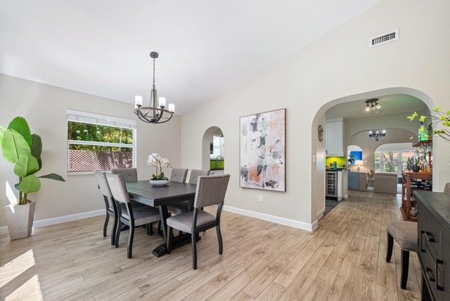 Perfect Charming Home in The Roads