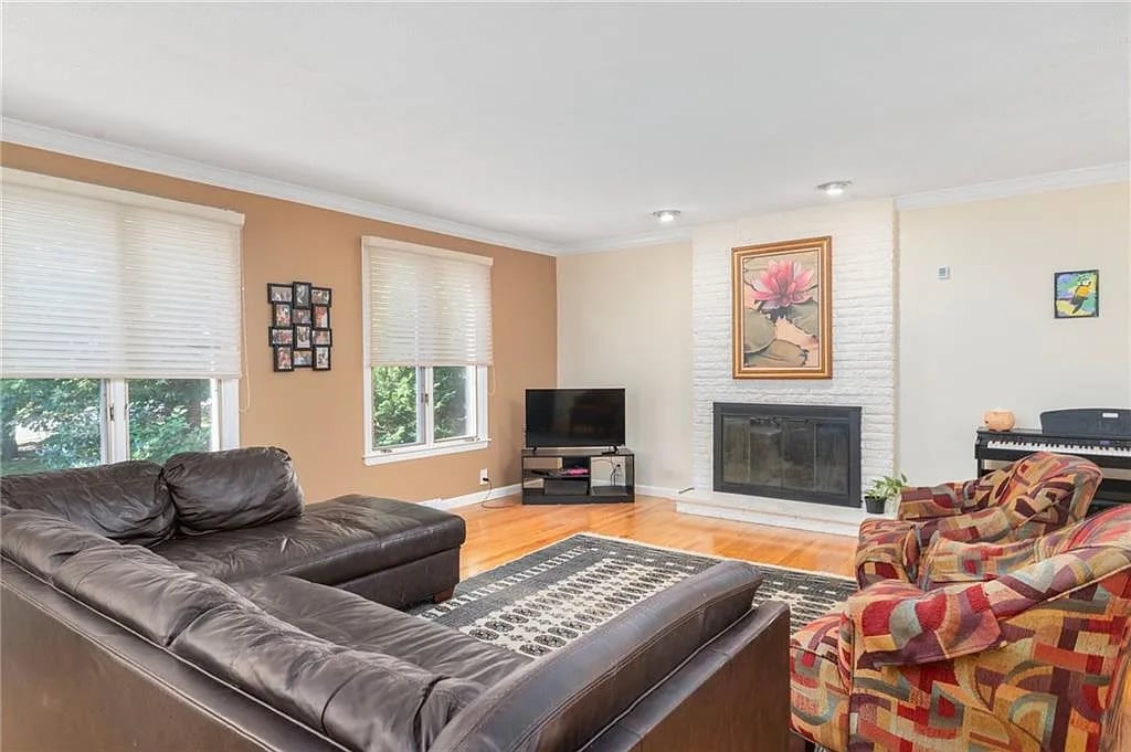 15 Beacon Hill Dr