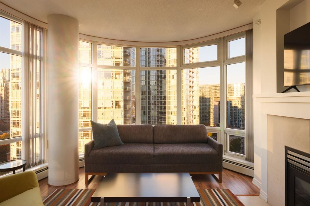 1199 Marinaside Crescent, #2305