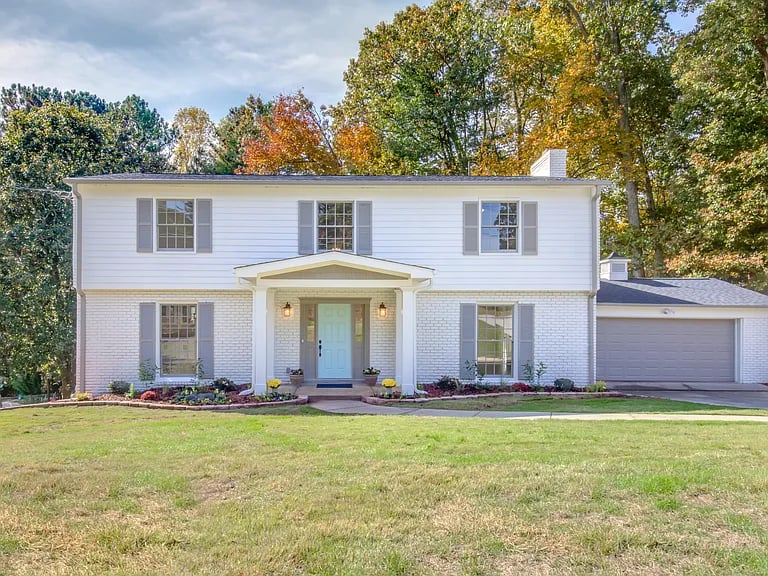 125 W Spalding Dr, NE