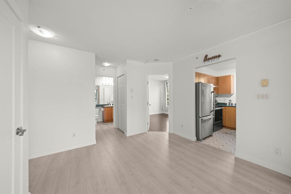 3588 Vanness Ave