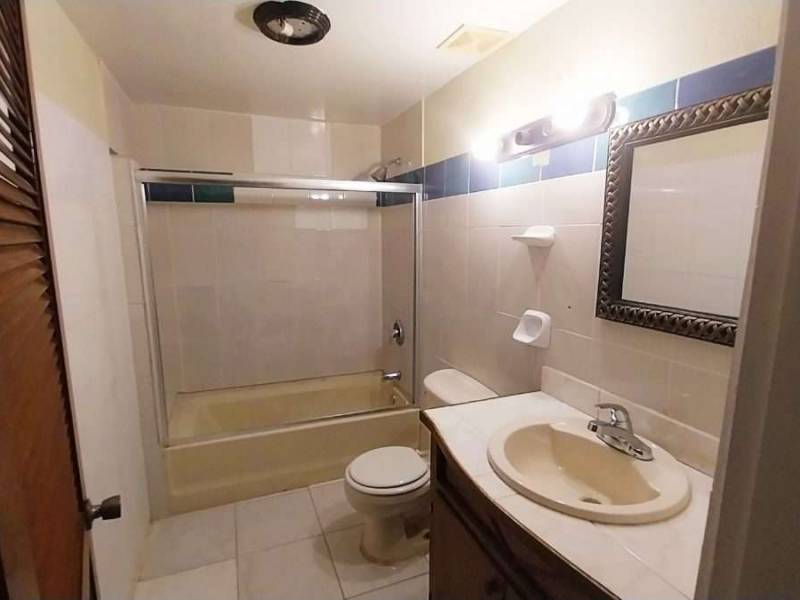 482 Paraquita Bay 2 Bedroom Apartment