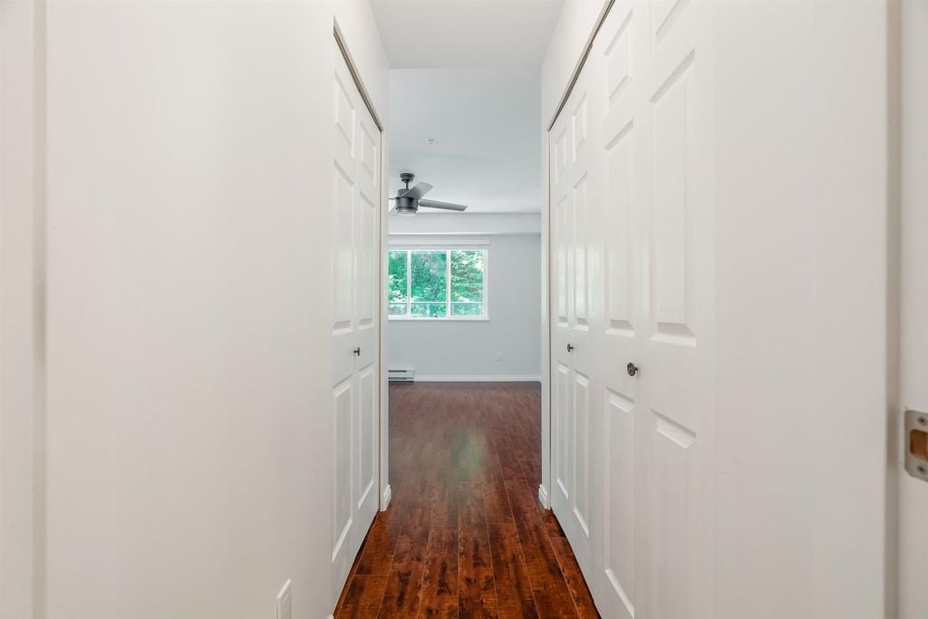 121 Shoreline Cir, #408