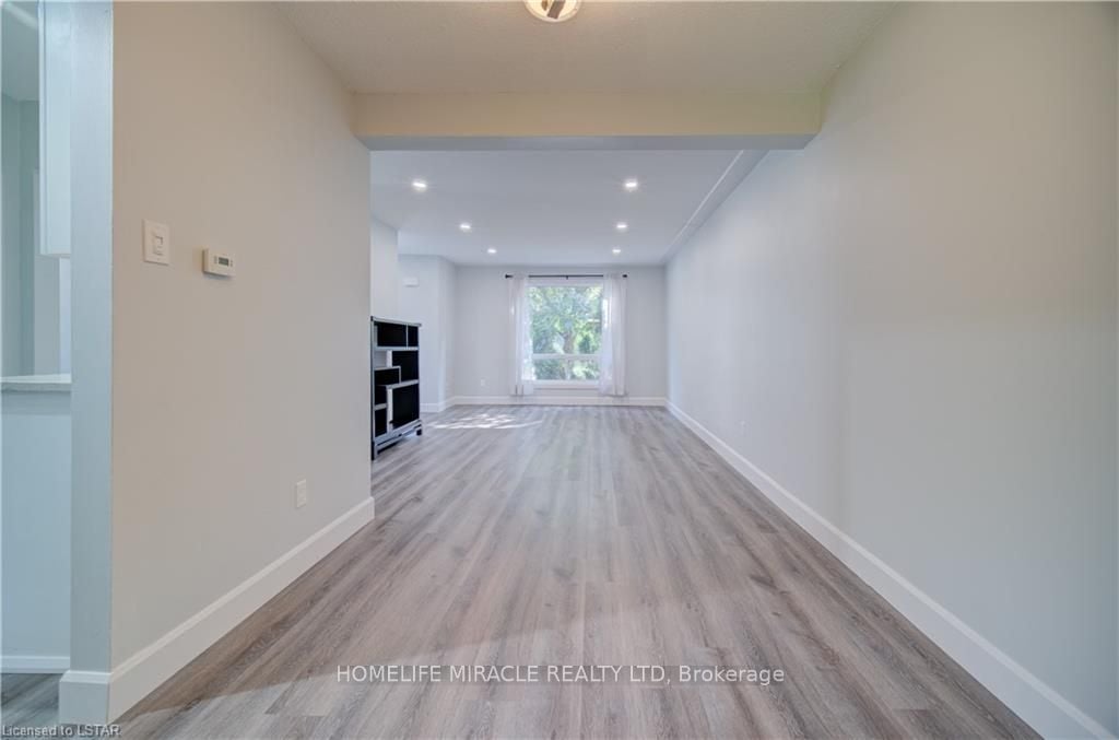 29 Ranchwood Cres