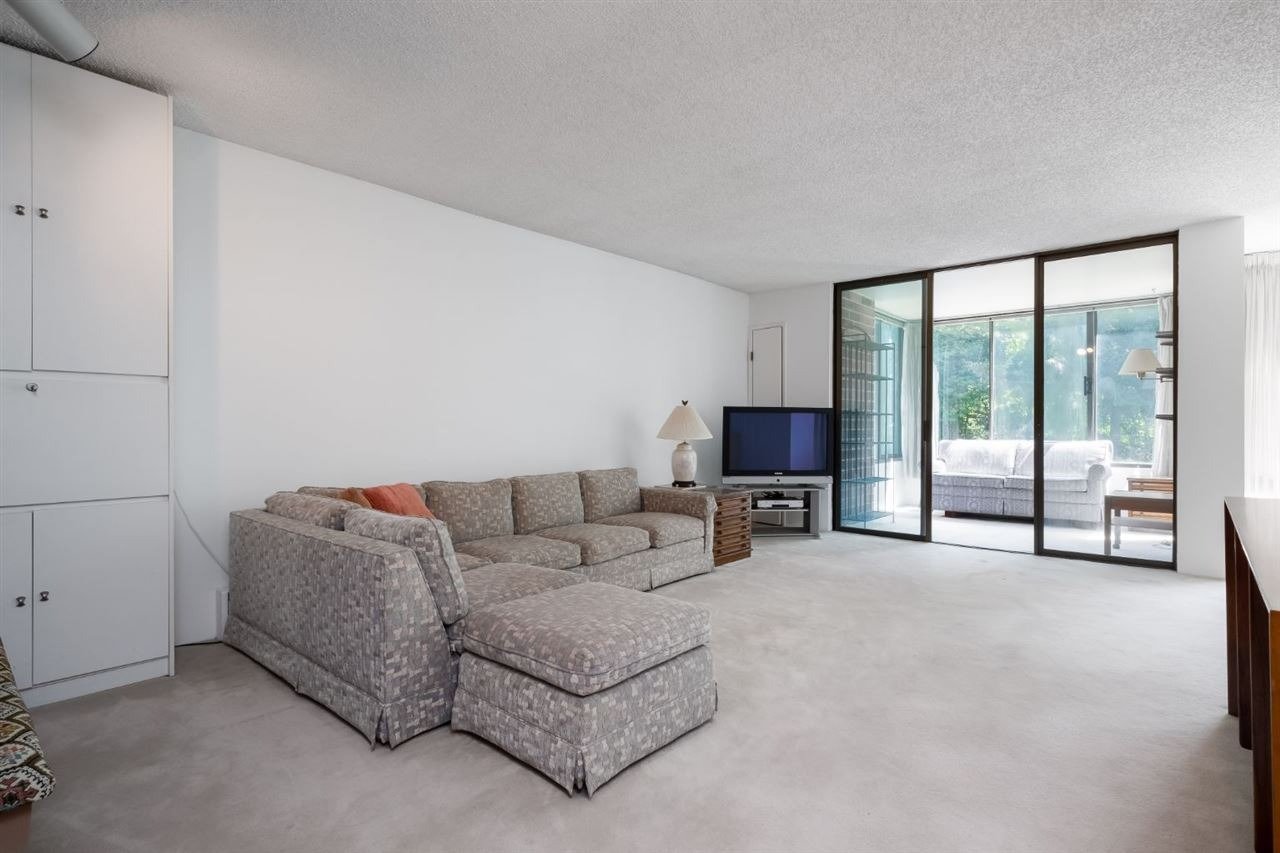 4101 Yew St, #307