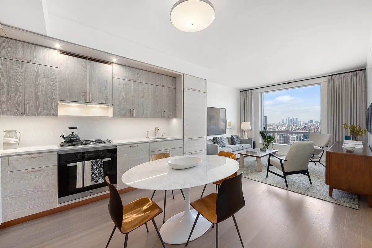 1 City Point Unit: 66C
