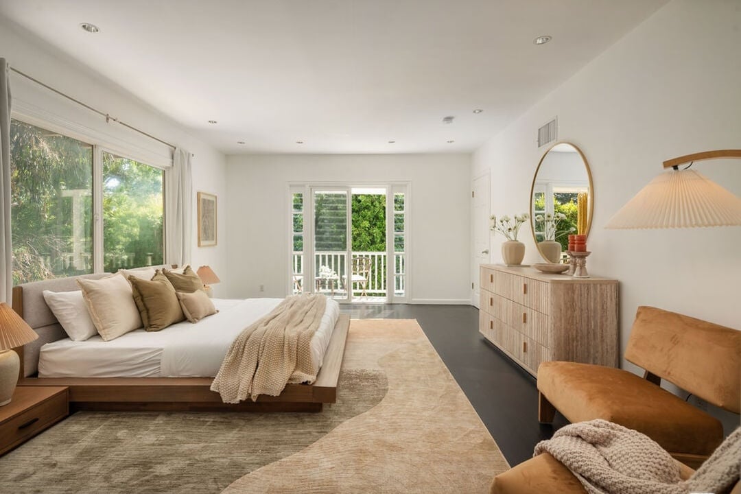 Windmere Pavilion, St Ives Dr, 90069