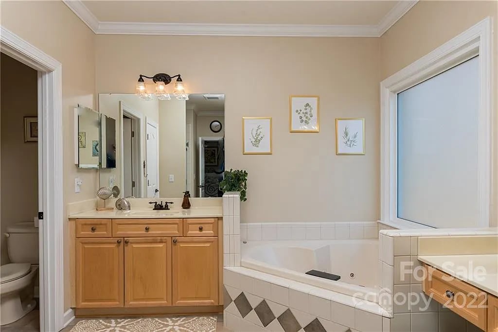 10405 Sundance Ct