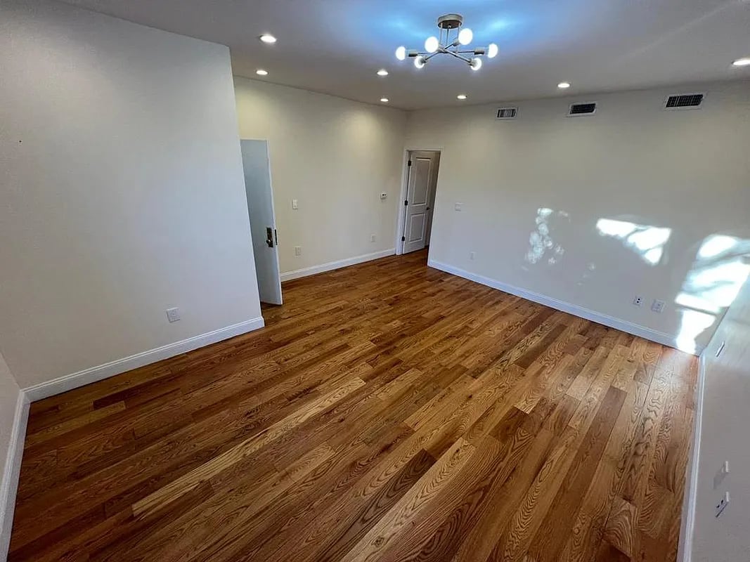 1487 East 34th Street #3A