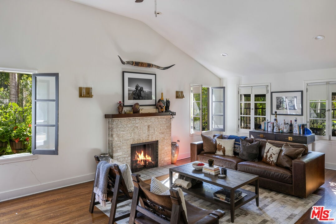 Velaris Estate, Laurel Canyon Blvd, 90046