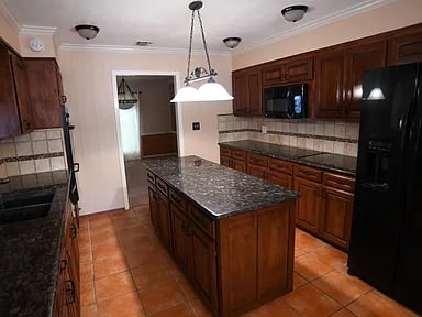 6207 Shady Brk