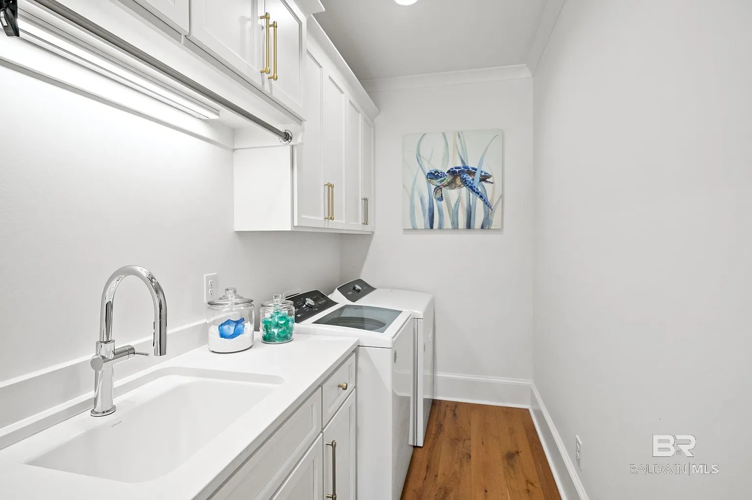 902 Inlet Cir