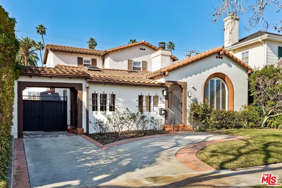 245 S Oakhurst Dr