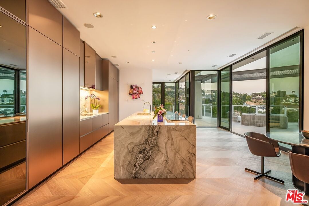 Monarch Crest, Sierra Mar Pl, 90069