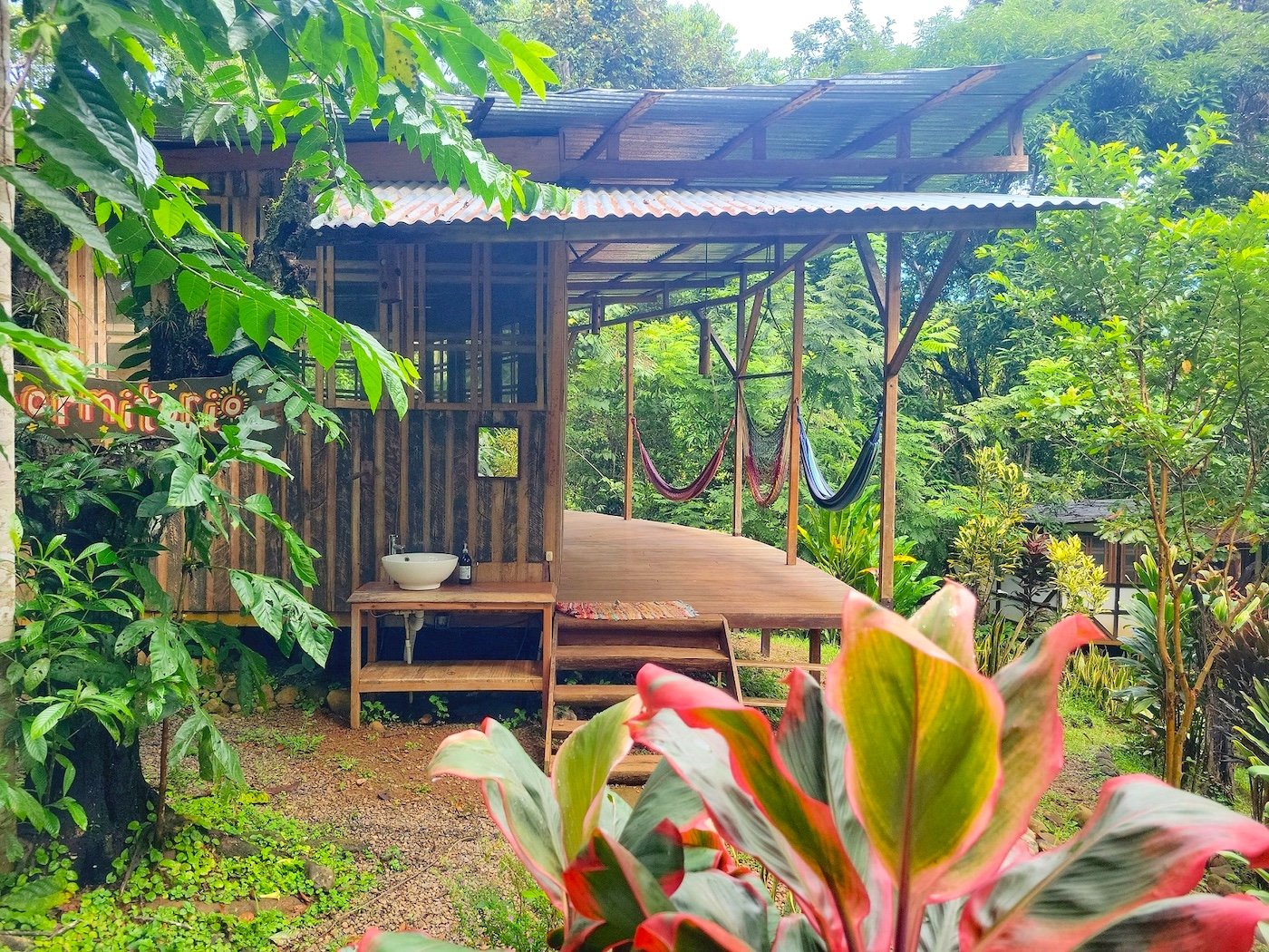 CASCADA ELYSIANA – ECO-RETREAT WITH HUGE WATERFALL