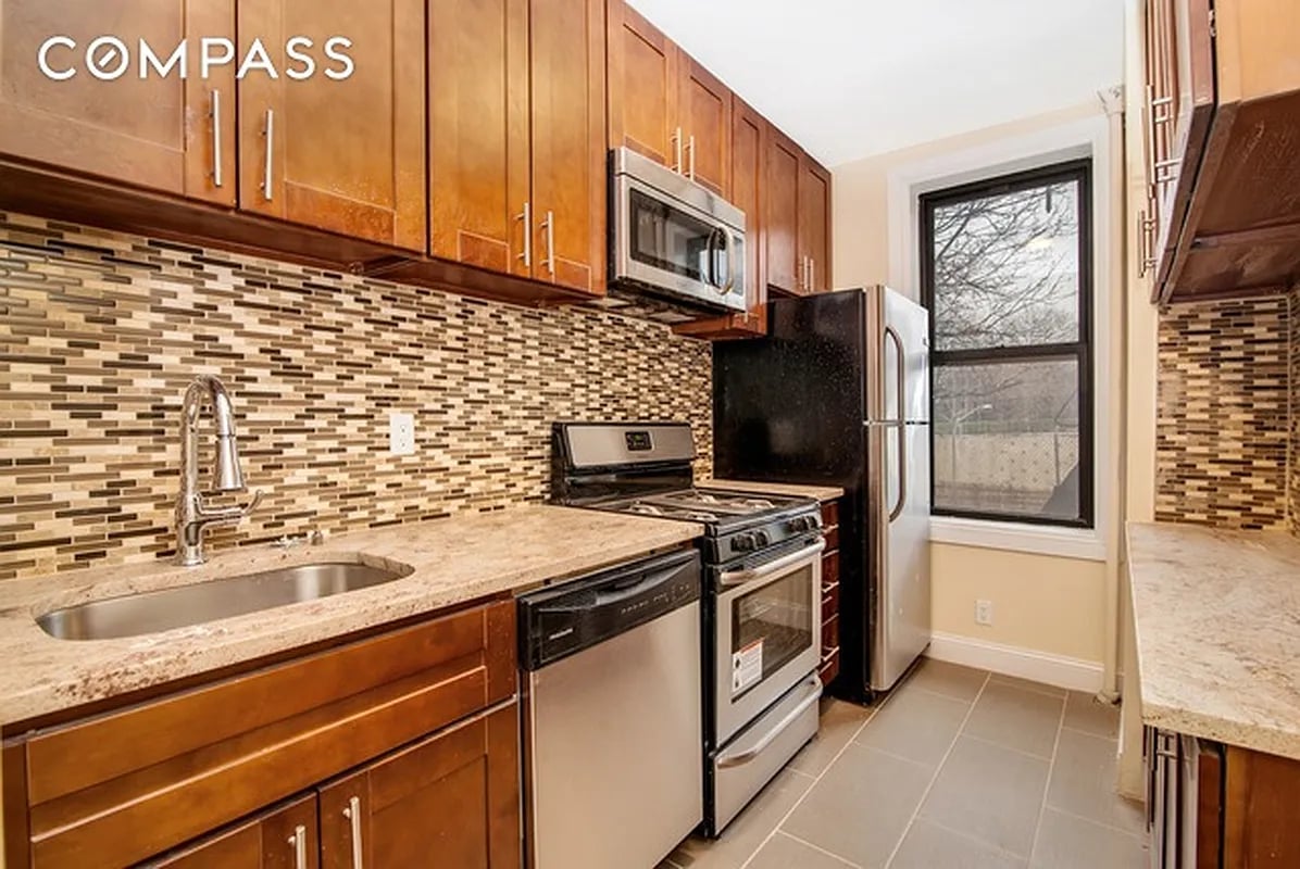 337 18th Street Unit: 2R