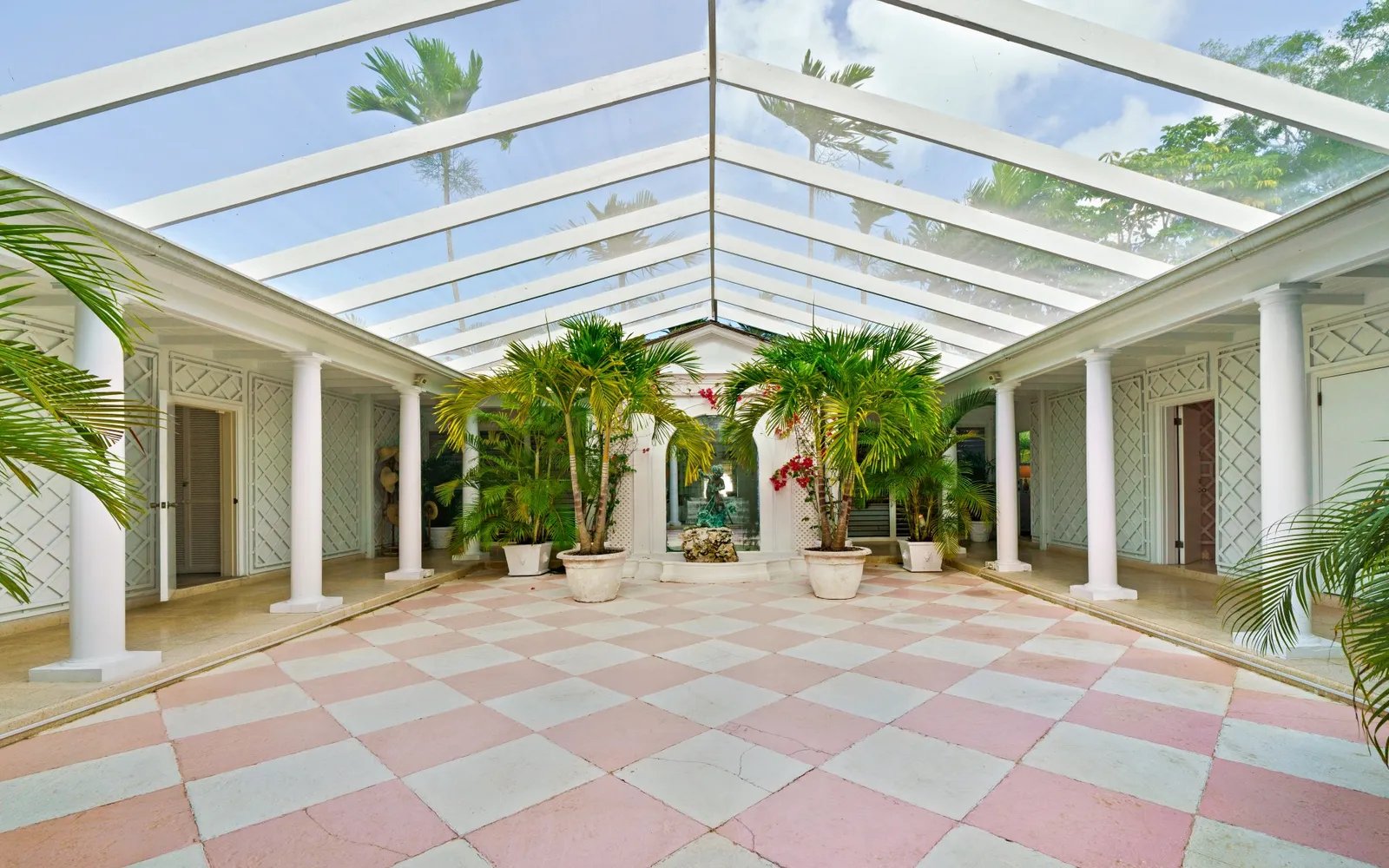 Magnificent Lyford Cay Beachfront Estate
